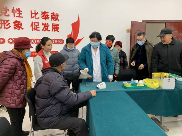 專家云集進社區(qū)，健康服務零距離！