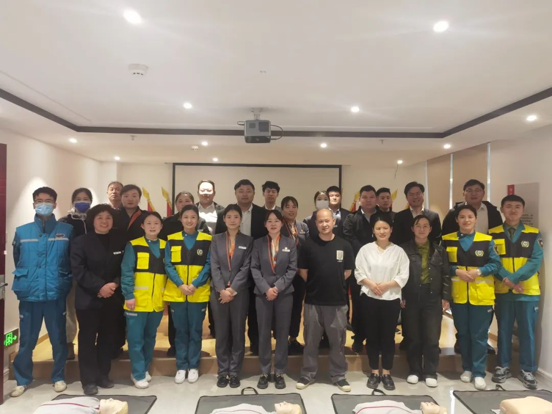春暖行動(dòng)！鄭西急診科（62急救站）開(kāi)展第576期全民急救技能普及培訓(xùn)活動(dòng)